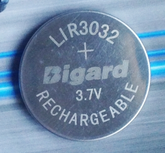 Rechargeable button cell
